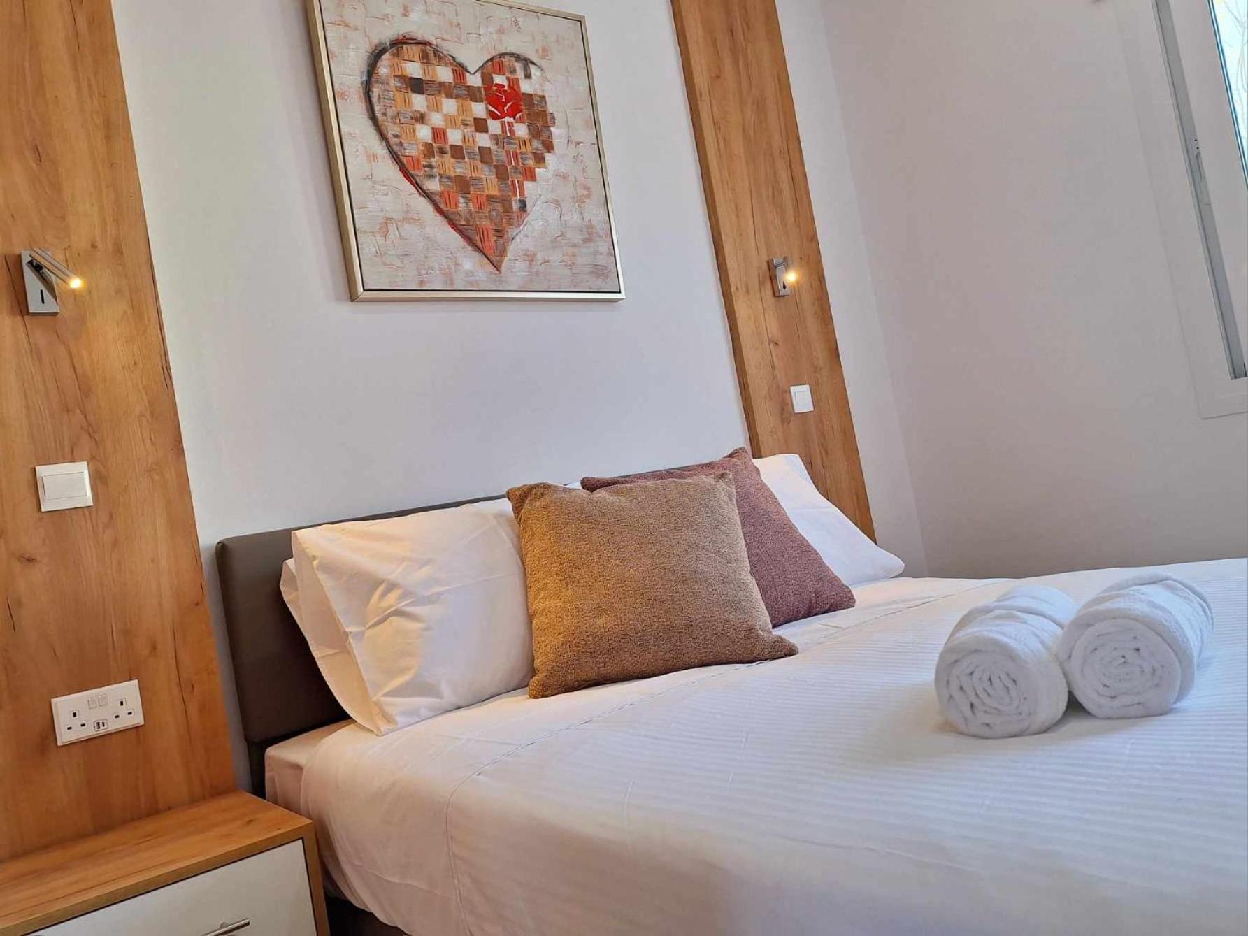 Stylish Apt Kato Paphos Close To Beach & Vibrant Harbor Life エクステリア 写真