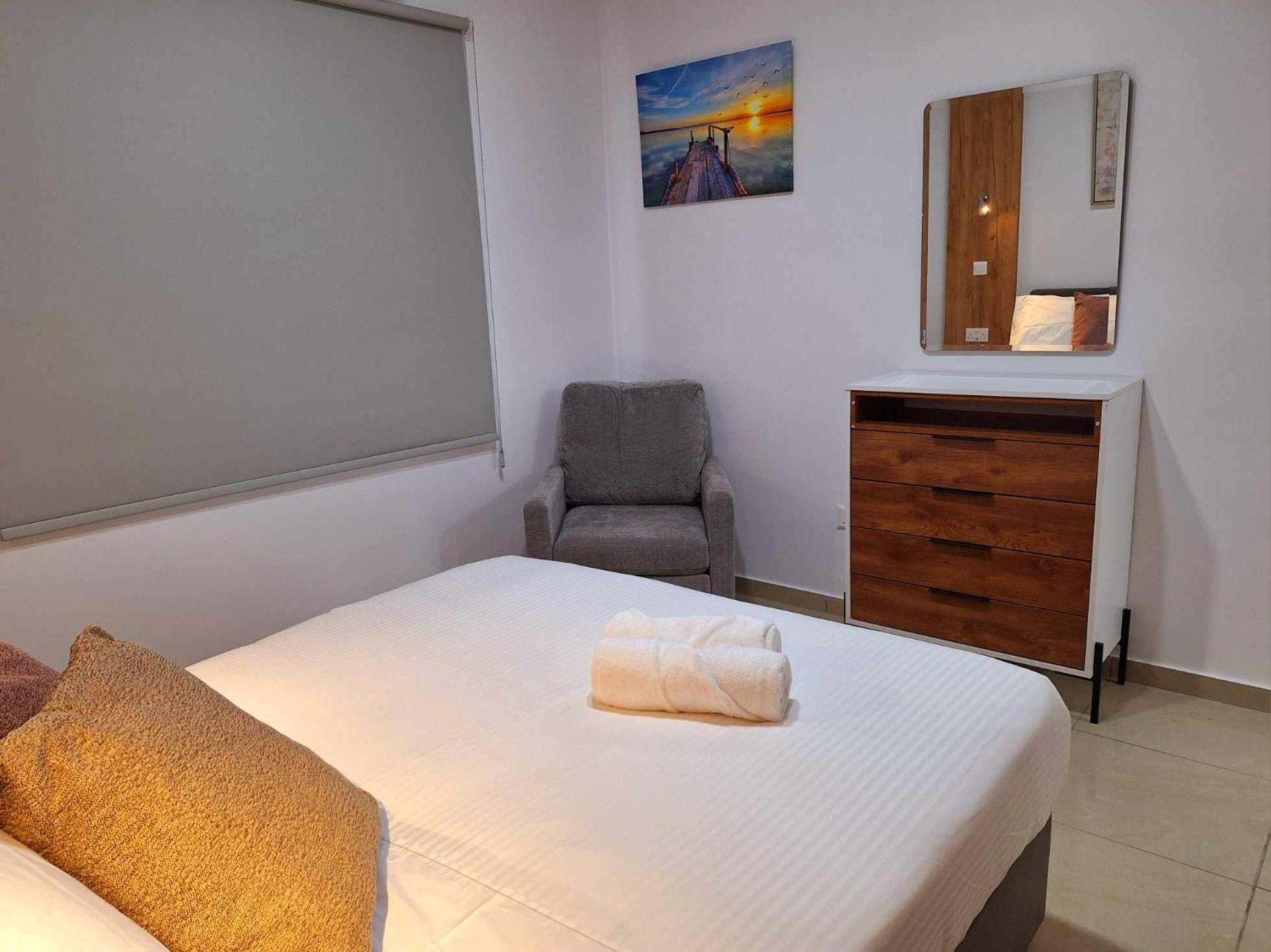 Stylish Apt Kato Paphos Close To Beach & Vibrant Harbor Life エクステリア 写真