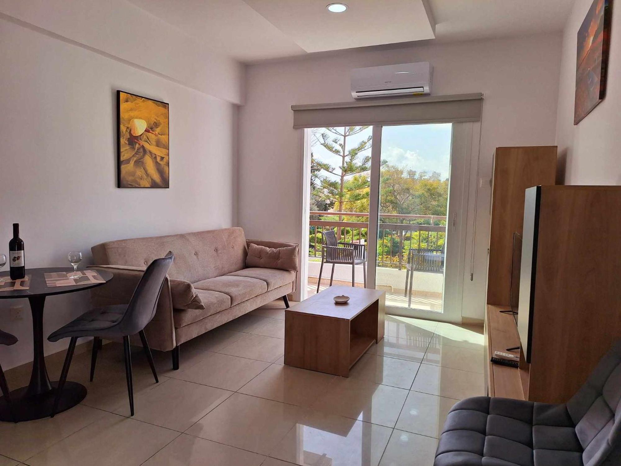 Stylish Apt Kato Paphos Close To Beach & Vibrant Harbor Life エクステリア 写真