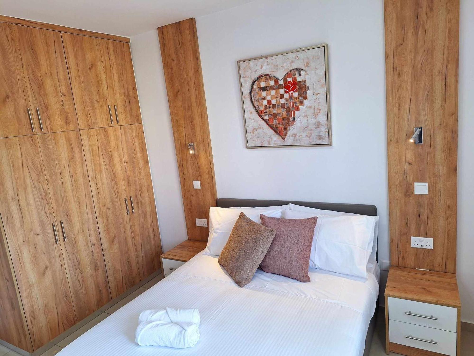 Stylish Apt Kato Paphos Close To Beach & Vibrant Harbor Life エクステリア 写真